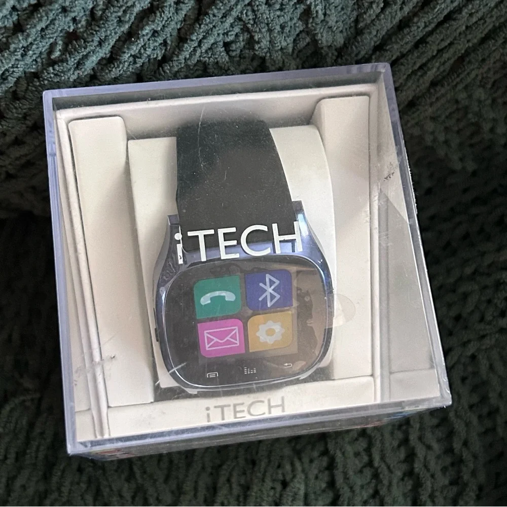 iTech Smart Watch NIB w Charging Cord & Manual